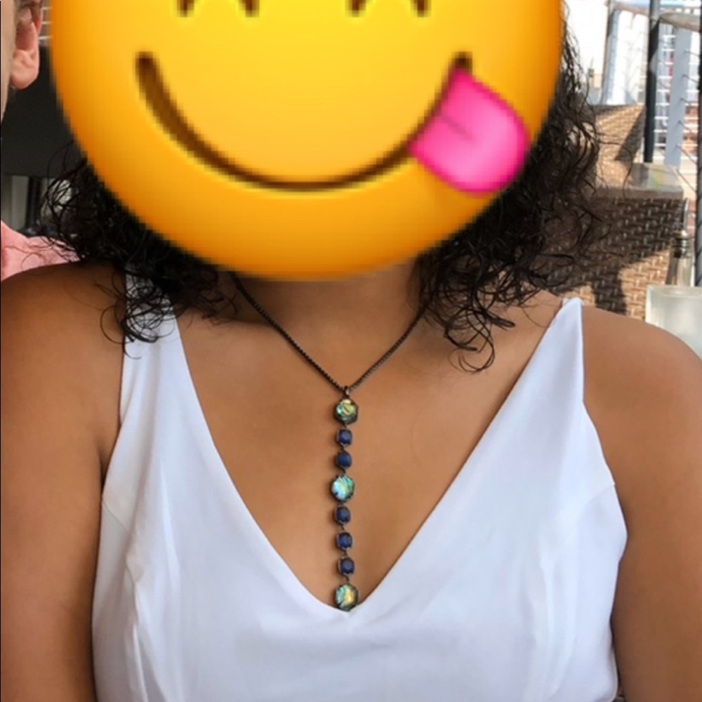 Kendra Scott necklace